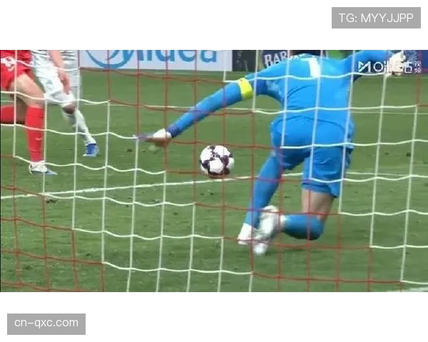 上海海港让克劳德长传成功率低下 中场缺乏创造力致进攻陷入僵局